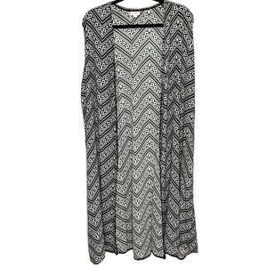 LuLaRoe Kimono Vest Black White Patterned  Size XL